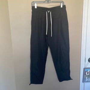 Under Armor training / wind pants.